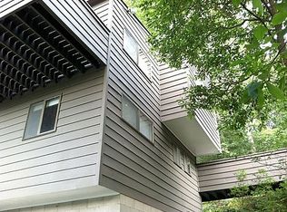 7801 Lake Shore Dr, North Chesterfield, VA 23235