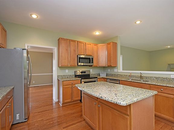 5th image of 3963 Ashmont Dr