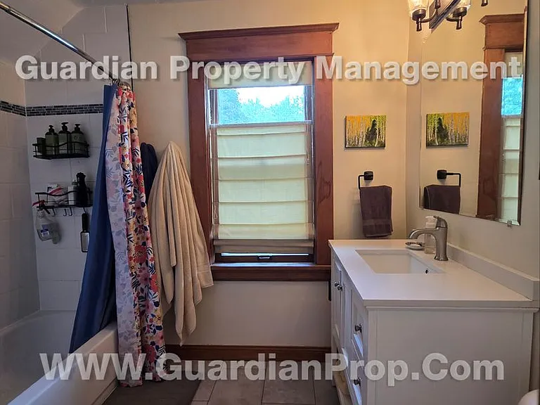 817 Stryker Ave — Photo 12