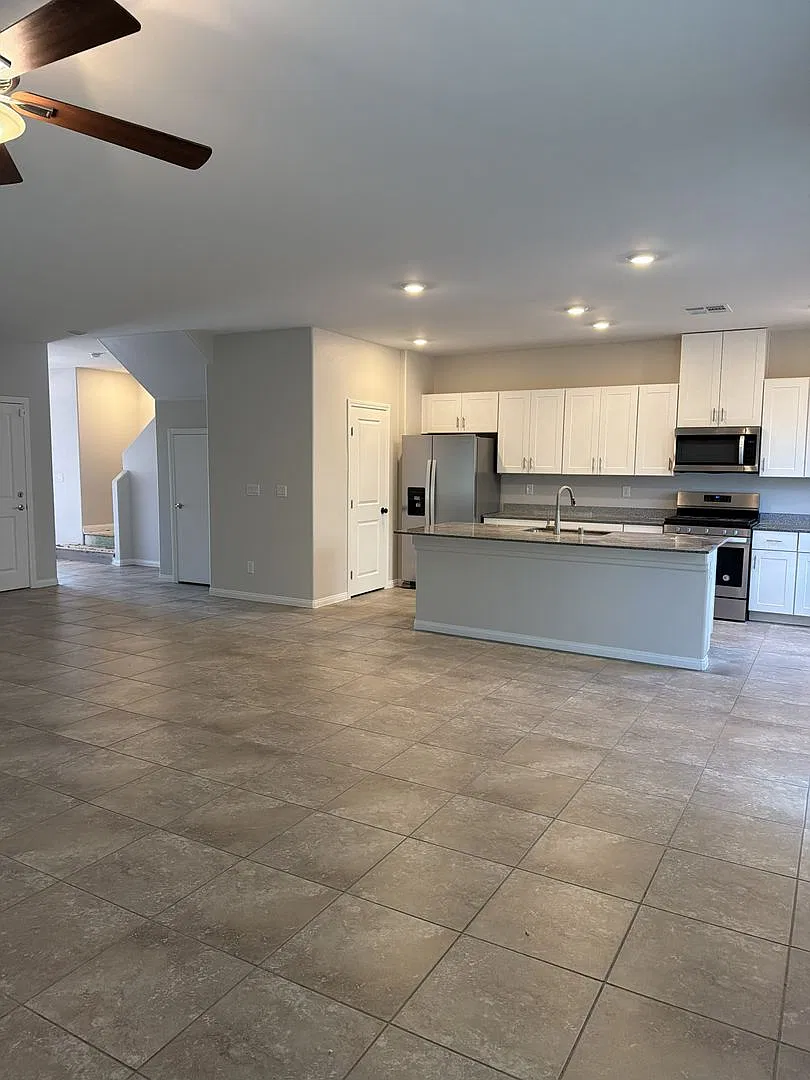 Modern 4Bed/3Bath/2Car Home located in North Las Vegas Senora Ranch Community — Photo 3