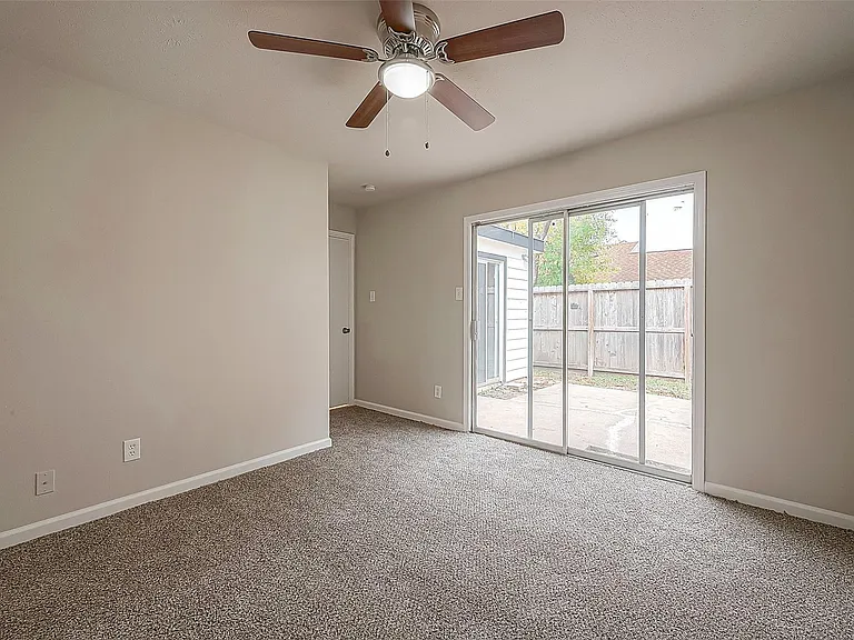10811 Villa Lea Ln — Photo 23