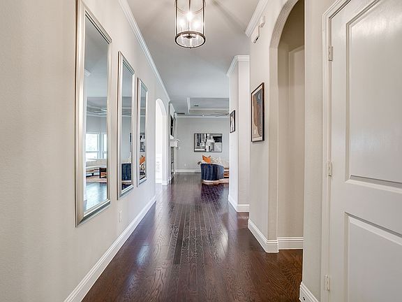4th image of 548 Inwood St
