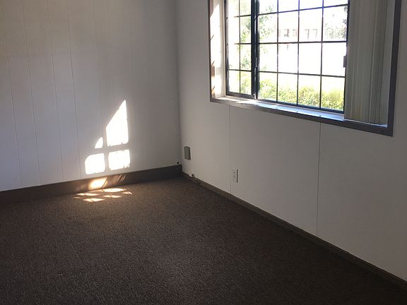 4th image of 584 Poli St