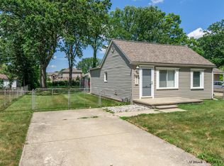 5503 Paris Dr, Sterling Heights, MI 48310