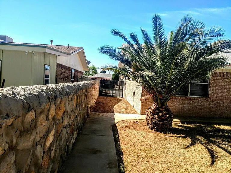 10805 Hitchcock Ave — Photo 22