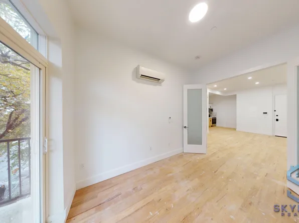 897 New York Avenue image 14 of 28