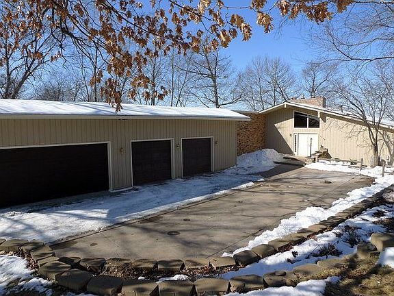 4th image of 9703 Juniper Ct N