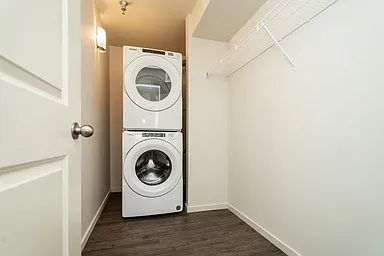 585 Ballantrae Dr — Photo 70