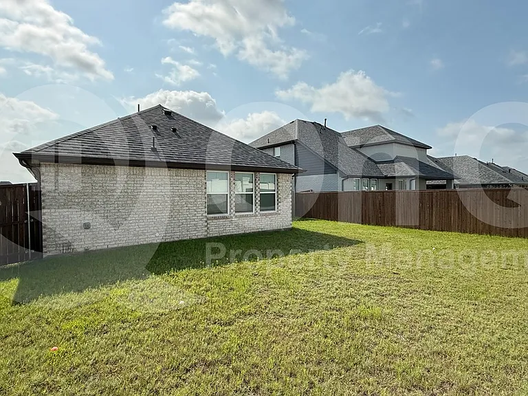 221 Santa Lucia Dr — Photo 4