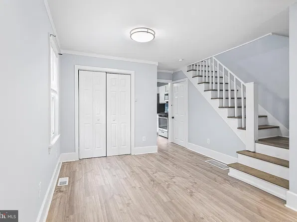 208 Cooper St, Beverly, NJ 08010