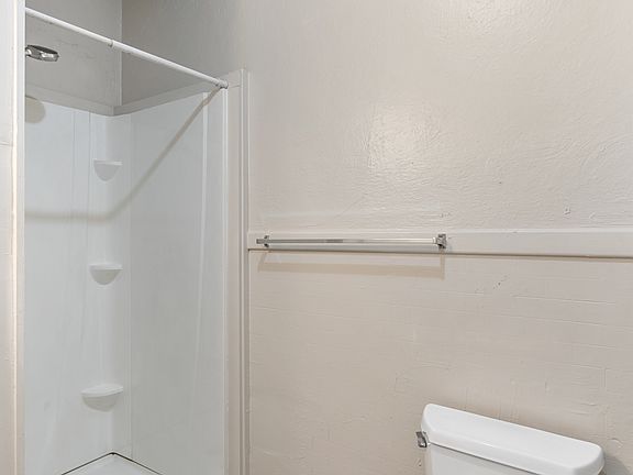 4th image of 122 W 2nd St #304