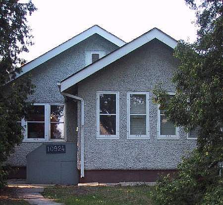 great curb appeal!