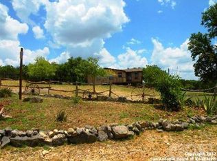 147 Oak Valley Dr, Lakehills, TX 78063
