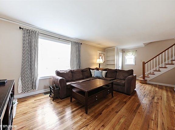 2nd image of 1501 Morgan Ave