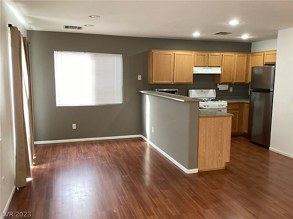 4th image of 10643 Alondra Peak St