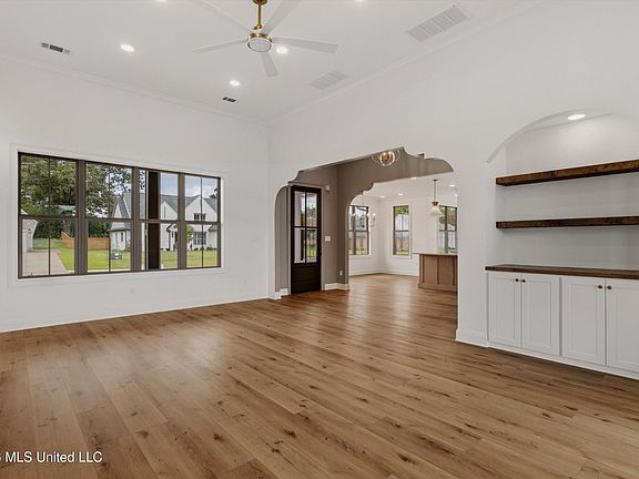 5th image of 5381 Grayson Way