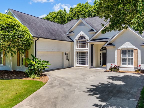 2nd image of 513 Ruby Ln