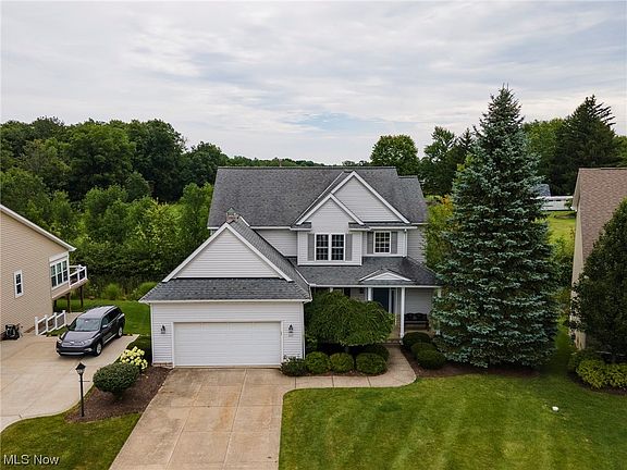 2nd image of 637 Eaton Dr