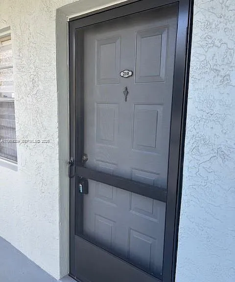 2226 N Cypress Bend Dr #210 — Photo 5