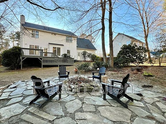 3rd image of 29 Whispering Oak Ct