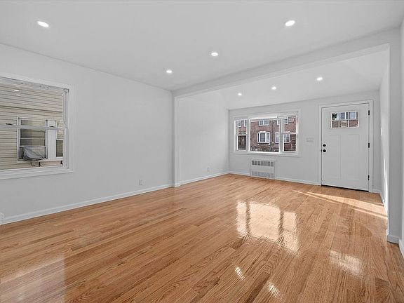3rd image of 1799 E 51st St