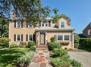 11 Brooks Ter, Swampscott, MA 01907