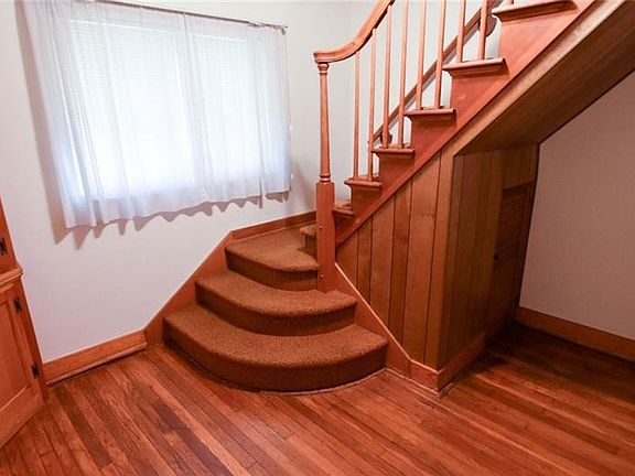 4th image of 100 Hilltop Ln