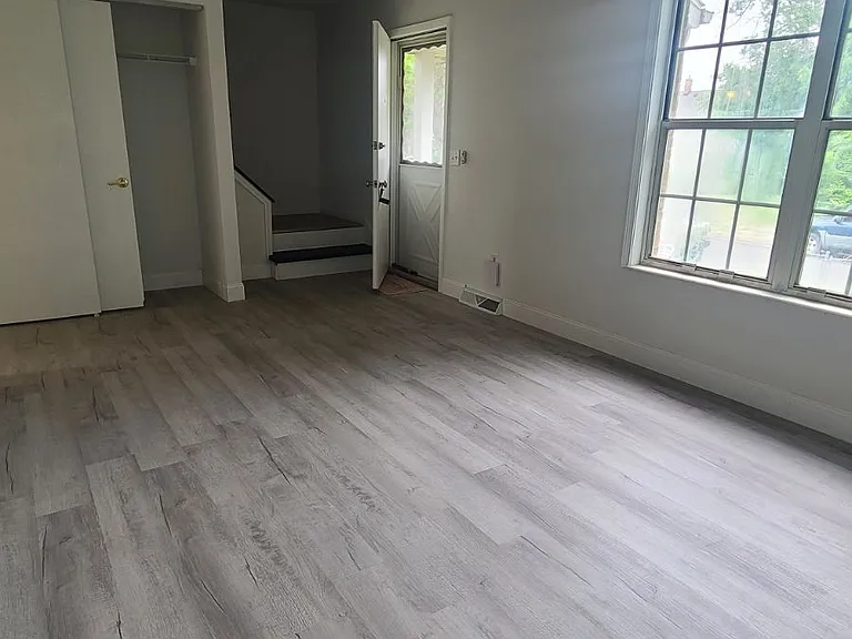 1341 Gordon St — Photo 9