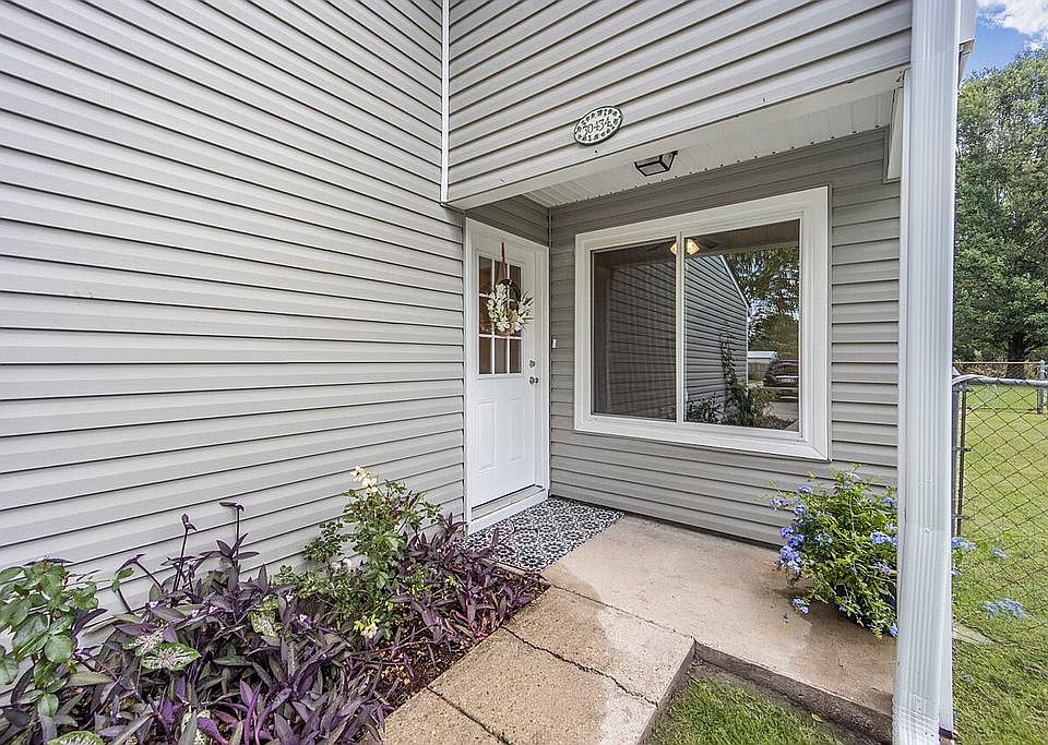 Front entryway