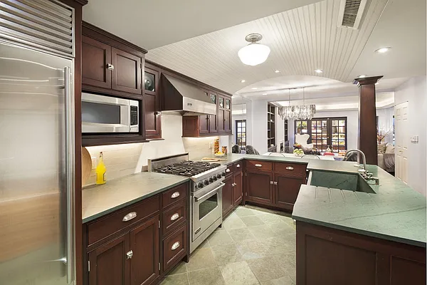 Sold by Stribling | media 2