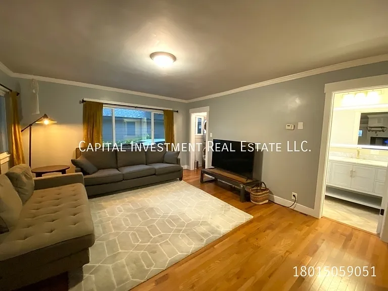 777 E Redondo Ave — Photo 6