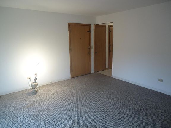 3rd image of 4936 Greenwood Ave APT 1E