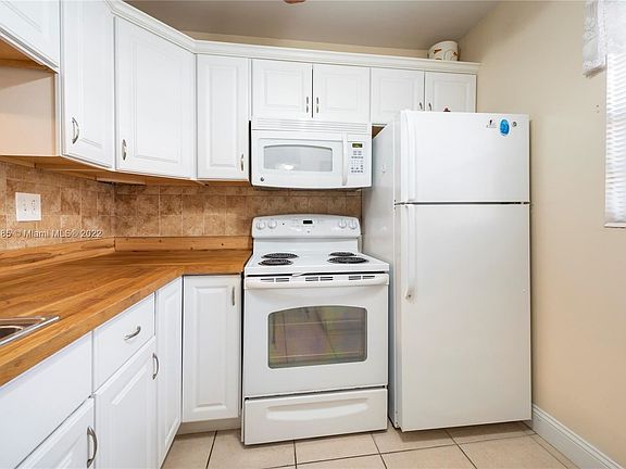 5th image of 5051 W Oakland Park Blvd #105