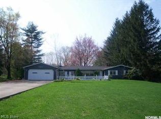 8651 Beacon Hill Dr, Chagrin Falls, OH 44023