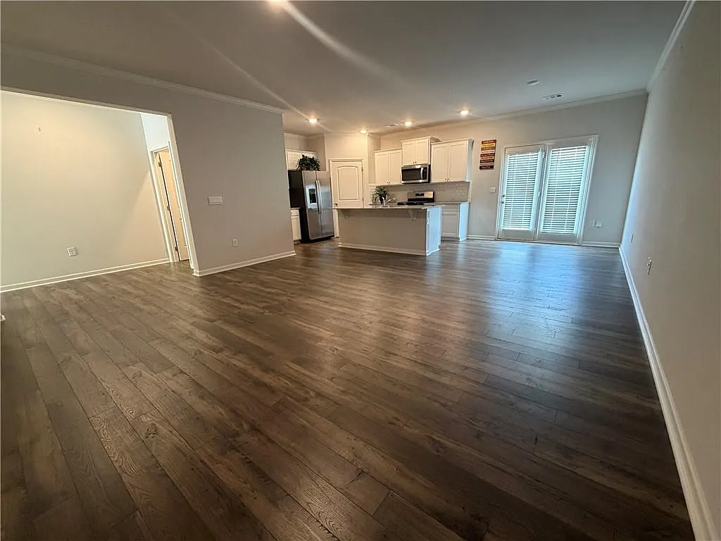 3 bed, 2.5 bath, 1965 sqft, $2,275 — Photo 4
