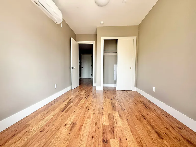2911 Avenue D #2F — Photo 2