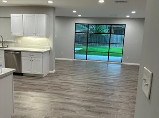 10726 Riverview Dr, Houston, TX 77042