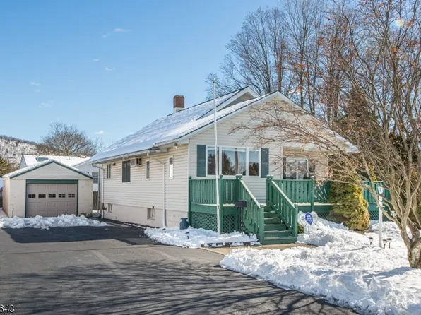 5 School Plz, Franklin Boro, NJ 07416