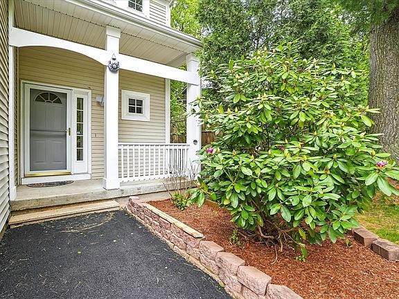 3rd image of 25 Ptarmigan Dr #25