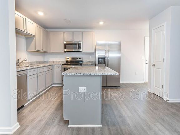 5th image of 427 Camella Cir