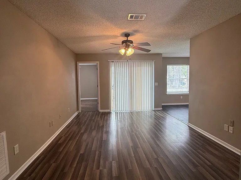6 Talbot Ct — Photo 9