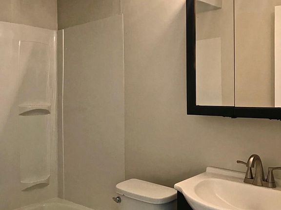 3rd image of 70 Metcalf Ave #1