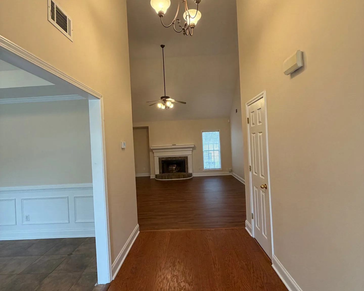 4 bed, 2371 sqft, $2,375 — Photo 3