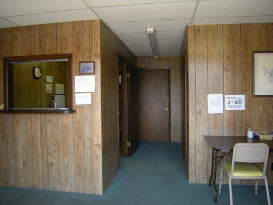 2nd image of 2313 E Lincolnway