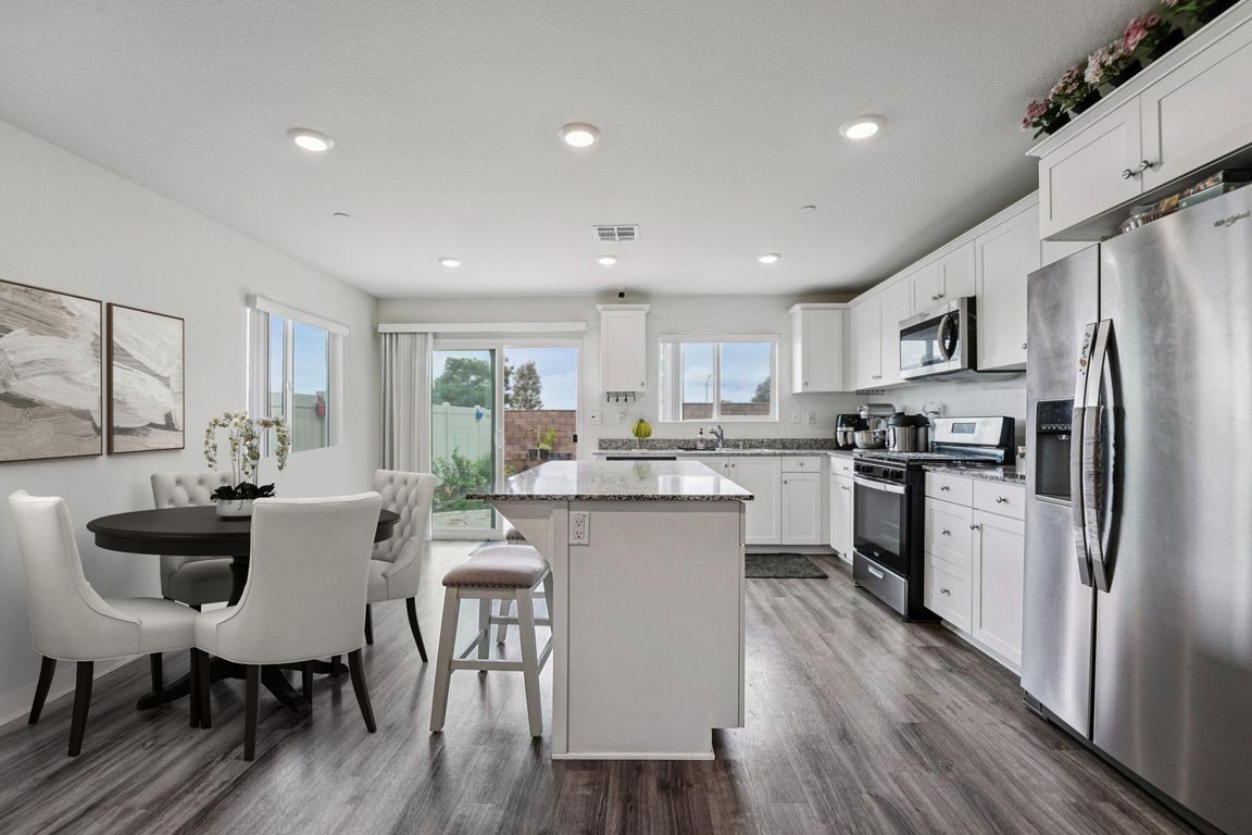 next background image