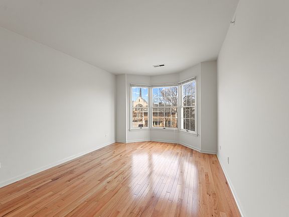 2nd image of 1740 Hinman Ave #D690fe0e6