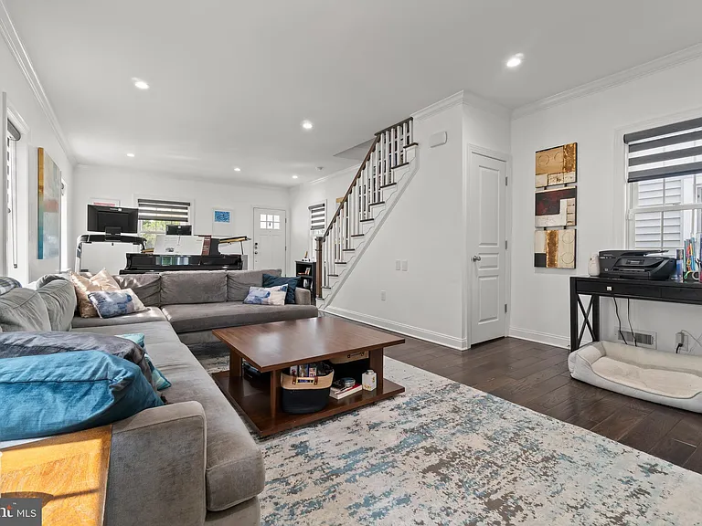18 Wilkins Ave — Photo 10