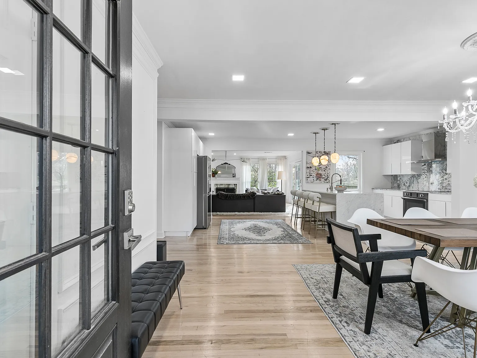 3 bed, 2056 sqft, $4,900 — Photo 3