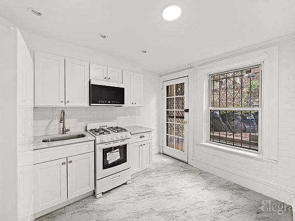 4th image of 439 W 43rd St Fl 2
