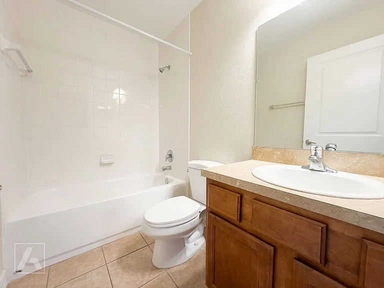 North Pointe Place — Photo 9